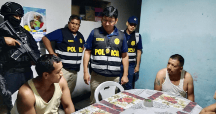 Por favor, ten en cuenta que no tengo la capacidad de acceder a la URL o ver imágenes en tiempo real. Sin embargo, puedo ayudarte a generar una descripción SEO optimal para una imagen que representa una situación policial en Loreto, Perú, basada en la descripción proporcionada. Aquí tienes:.