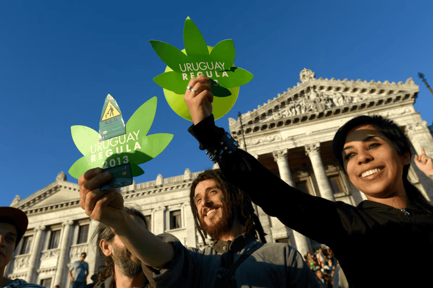 Uruguay, regulación, protesta, manifestación, democracia, ciudadanía, evento público, participación ciudadana, ley, derechos civiles, Loreto Noticias.