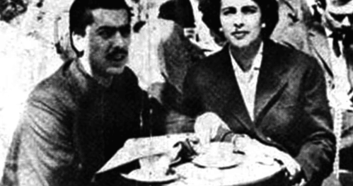 Comida en una cafetería con mujeres en el fondo, imagen vintage en blanco y negro, captura de un momento social, posiblemente de una reunión histórica o cultural, en Loreto Noticias.