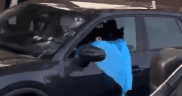 Choque en Loreto: vehículo dañado tras accidente en la calle principal de Loreto Noticias. Fotos y videos del incidente en la ciudad de Loreto. Incidente vial en Loreto, autoridades investigan.