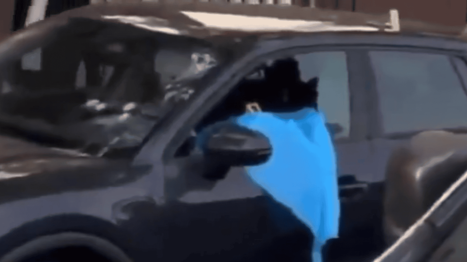 Choque en Loreto: vehículo dañado tras accidente en la calle principal de Loreto Noticias. Fotos y videos del incidente en la ciudad de Loreto. Incidente vial en Loreto, autoridades investigan.