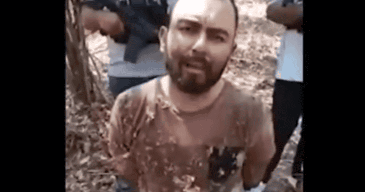 Muerto man in the forest with bloody shirt after alleged incident in Loreto, Perú. Reporte de noticias locales sobre hechos de violencia y seguridad en Loreto Noticias.