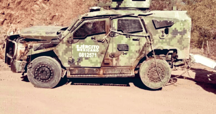 Crash vehicle del ejército mexicano en caminos rurales de Loreto, evidenciando incidente en zonas de difícil acceso.