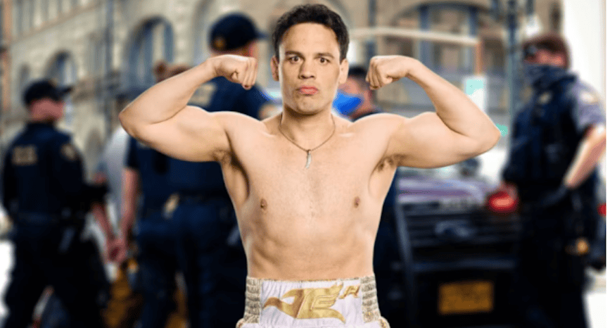 Lote de imágenes de un hombre musculoso en una pelea en la calle con policías, sin camiseta, mostrando sus músculos en una postura de fuerza, en un contexto urbano en Loreto Noticias.