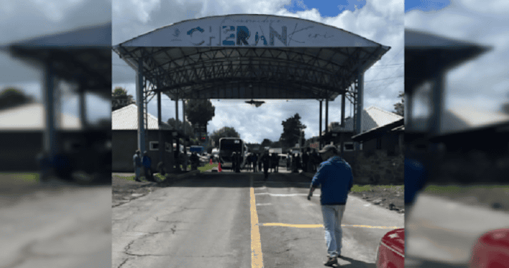Choque en la entrada de Cherán, percepción de inseguridad, control policial en Cherán, presencia policial en Cherán, noticias sobre seguridad en Cherán.