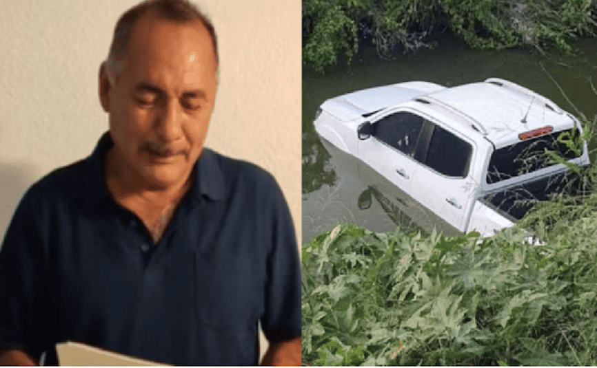 Accidente de vehículo en Loreto, Perú, con auto parcialmente sumergido en río; escena impactante.