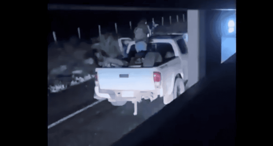 Accidente de tránsito en Loreto, vehículo impacta contra estructura en carretera nocturna. Noticia en Loreto Noticias sobre accidentes y seguridad vial en la región.