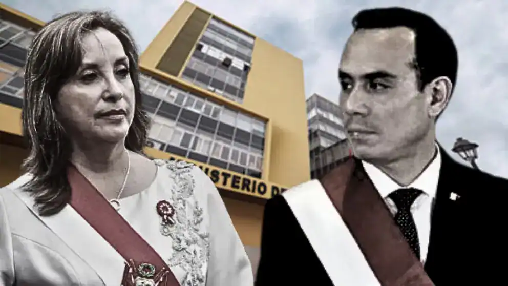 Jefa de Estado en Loreto durante evento oficial con autoridades locales.